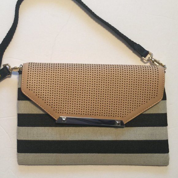 Stella & Dot Handbags - STELLAS AND DOT CITY SLIM CROSSBODY